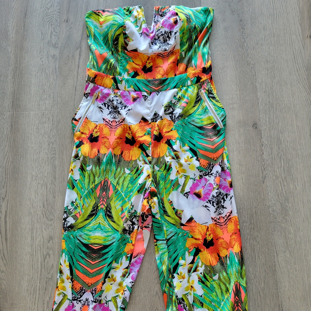 BEBE Tropical Artsy Strapless Pockets Back Zip Closure Spring Jumpsuit Sz Medium